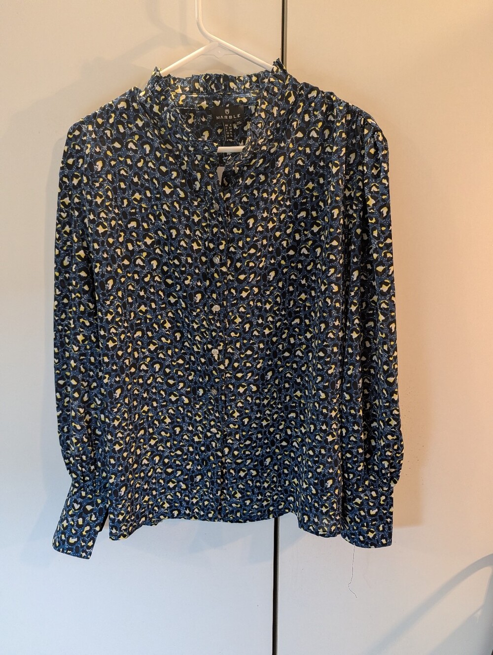 MARBLE Navy Blue Printed Button-Front Blouse with Yellow Accent Woman's XL. NWT